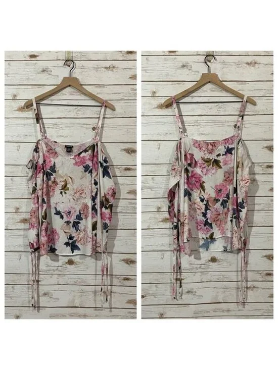 Torrid White Floral Cold Shoulder Top - 0 - Picture 11 of 11